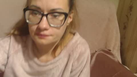 say meow and send tip  online show from December 2, 2025, 12:32 pm