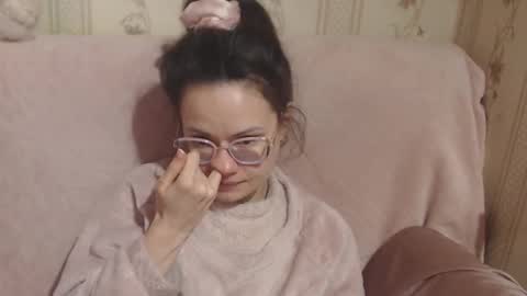 say meow and send tip  online show from March 1, 2026, 12:18 pm