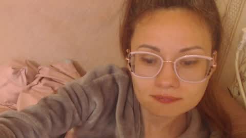 say meow and send tip  online show from April 30, 2026, 1:39 pm