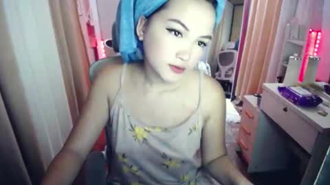 Snapshot of candylovergirl chatting on February 15, 2026, 7:27 am leahlex 3 online show from February 15, 2026, 7:27 am