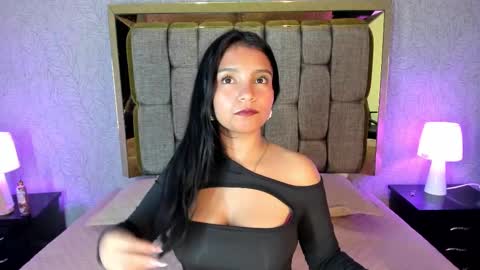 Snapshot of candys_victoria chatting on October 2, 2025, 5:14 am Candys Victoria online show from October 2, 2025, 5:14 am