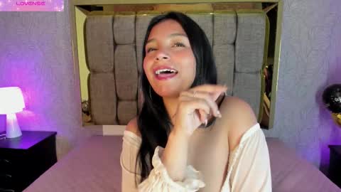 Snapshot of candys_victoria chatting on October 17, 2025, 5:32 am Candys Victoria online show from October 17, 2025, 5:32 am