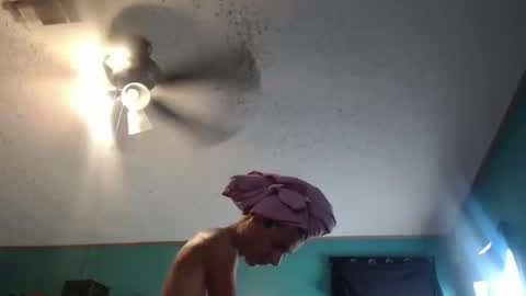 Snapshot of candyshop2024 chatting on September 29, 2025, 2:33 pm candyshop2024 online show from September 29, 2025, 2:33 pm