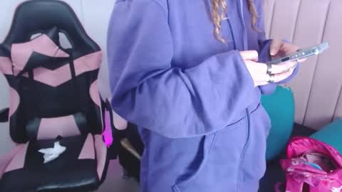 Snapshot of candywalthonrs707 chatting on March 5, 2026, 7:59 am candywalthonrs707 online show from March 5, 2026, 7:59 am