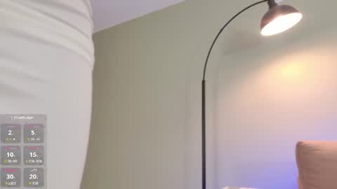 Snapshot of candyy_bella chatting on July 2, 2026, 2:01 pm Isabella online show from July 2, 2026, 2:01 pm
