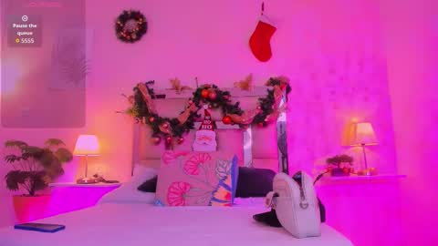 Candy online show from December 1, 2025, 7:19 pm