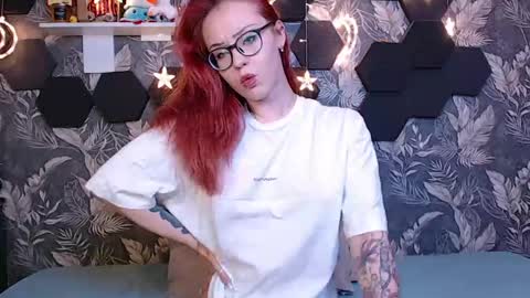 Mia online show from May 5, 2026, 3:36 am