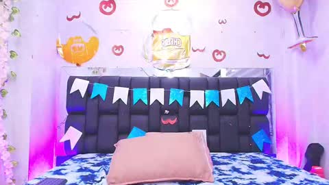 Aura  online show from September 23, 2025, 11:57 am