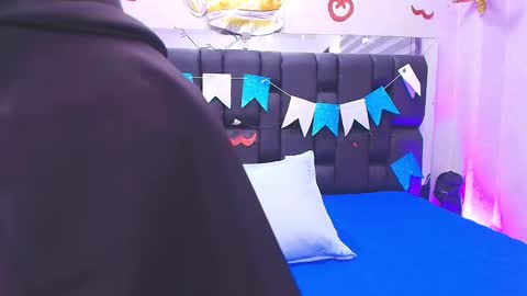 Aura  online show from September 27, 2025, 11:59 am