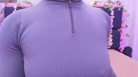 Aura  online show from October 9, 2025, 11:52 am