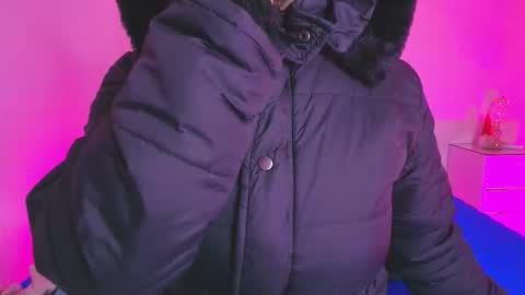 Aura  online show from November 22, 2025, 11:53 am