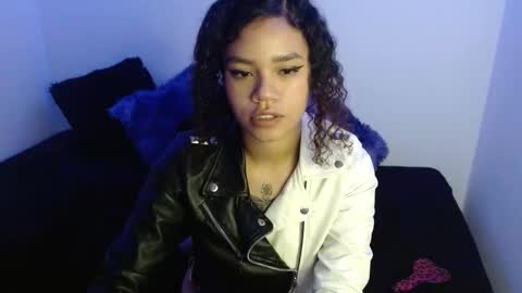 canela_s1 online show from November 18, 2025, 7:29 pm