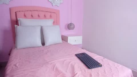 Snapshot of cannelasmith chatting on September 22, 2025, 7:38 pm cannelasmith online show from September 22, 2025, 7:38 pm