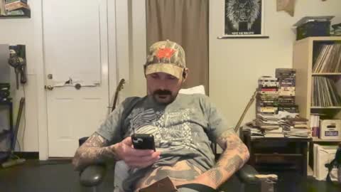 Snapshot of cantleavethehouse chatting on December 29, 2024, 11:39 pm cantleavethehouse online show from December 29, 2024, 11:39 pm