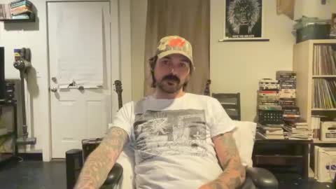Snapshot of cantleavethehouse chatting on February 27, 2025, 2:32 am cantleavethehouse online show from February 27, 2025, 2:32 am