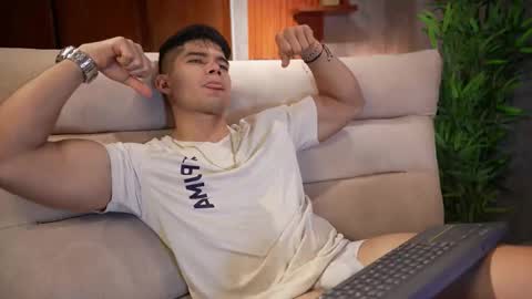 Snapshot of capizzi_ chatting on October 22, 2025, 6:35 am David Capizzi online show from October 22, 2025, 6:35 am