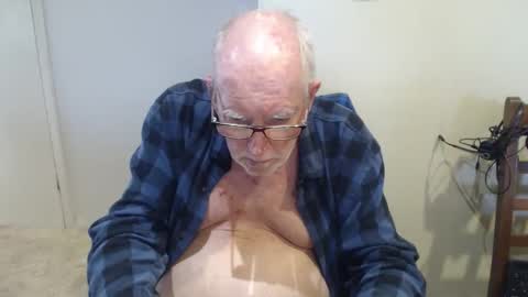 Snapshot of capt5105 chatting on February 16, 2026, 12:51 am capt5105 online show from February 16, 2026, 12:51 am