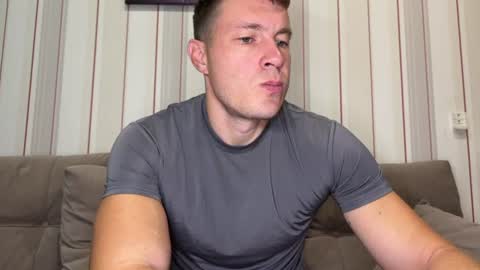 Snapshot of capt_oliver chatting on June 19, 2026, 9:35 am follow my twitter online show from June 19, 2026, 9:35 am
