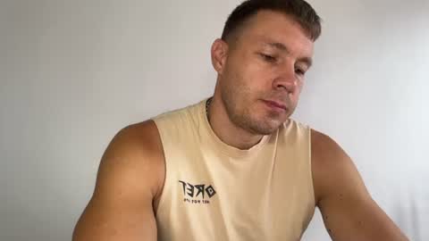 Snapshot of capt_oliver chatting on June 21, 2026, 9:34 am follow my twitter online show from June 21, 2026, 9:34 am