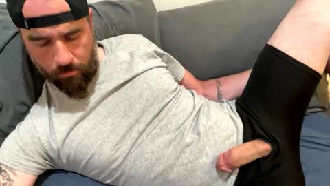 Snapshot of captnblackbeard chatting on May 25, 2026, 10:05 pm captnblackbeard online show from May 25, 2026, 10:05 pm