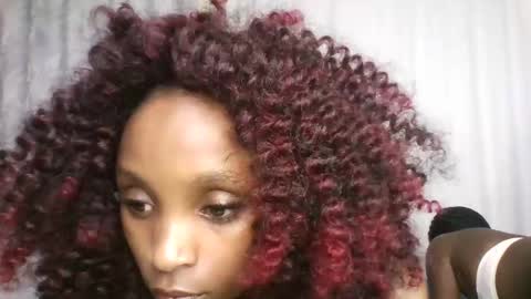 Snapshot of carababey chatting on April 17, 2026, 4:54 pm carababey online show from April 17, 2026, 4:54 pm