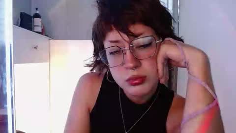 Snapshot of caraenaranja chatting on October 29, 2025, 10:11 pm Amy online show from October 29, 2025, 10:11 pm