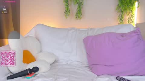 Snapshot of caramelangels chatting on February 16, 2025, 7:37 am Viola Marika and Visma online show from February 16, 2025, 7:37 am