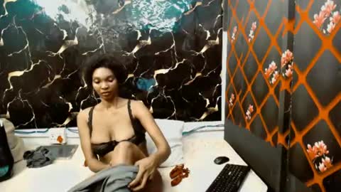 caramelminxx_ online show from July 15, 2026, 7:57 am