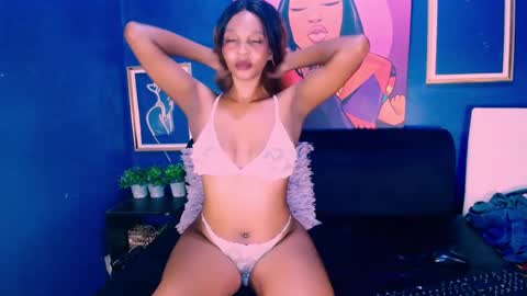 caramelminxxx online show from February 17, 2025, 2:26 pm