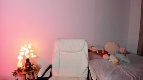              online show from December 19, 2024, 1:18 am