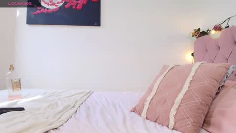 Snapshot of carameloo_06 chatting on December 19, 2024, 8:02 pm carolina online show from December 19, 2024, 8:02 pm