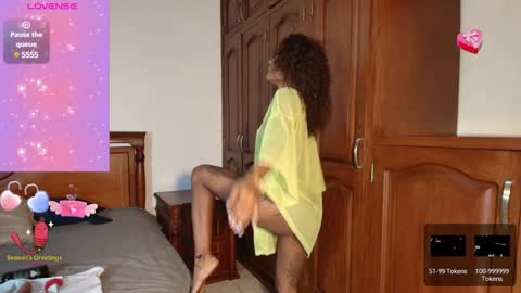 Snapshot of carameloo_06 chatting on December 29, 2024, 2:38 am carolina online show from December 29, 2024, 2:38 am