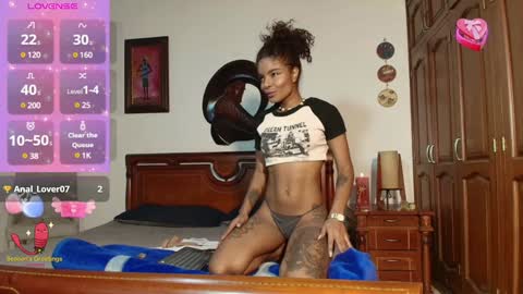 Snapshot of carameloo_06 chatting on December 30, 2024, 12:43 am carolina online show from December 30, 2024, 12:43 am