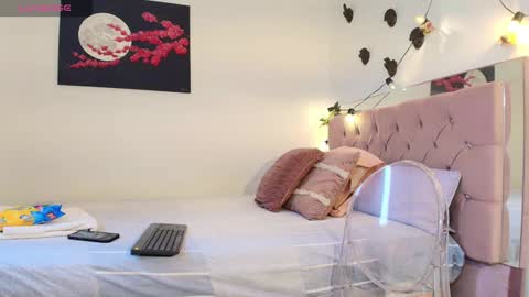 Snapshot of carameloo_06 chatting on February 8, 2025, 9:57 pm carolina online show from February 8, 2025, 9:57 pm