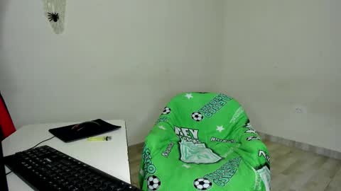 Carlos and Cristian  online show from December 15, 2025, 3:00 am