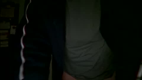 Snapshot of caressluving chatting on March 19, 2026, 5:44 am Caressluving online show from March 19, 2026, 5:44 am