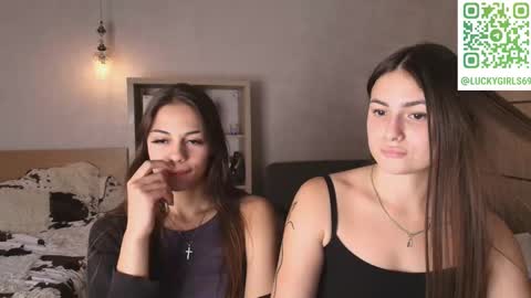 caressyourself online show from September 26, 2025, 2:21 pm