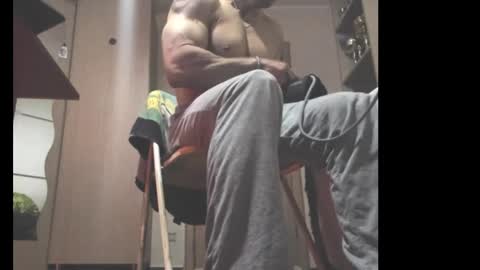 Snapshot of carin_the_body chatting on October 16, 2025, 7:31 am Laz online show from October 16, 2025, 7:31 am