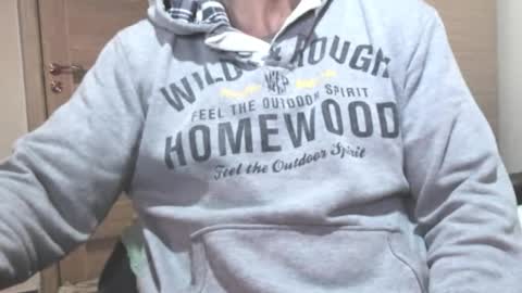 Snapshot of carin_the_body chatting on November 2, 2025, 10:06 am Laz online show from November 2, 2025, 10:06 am