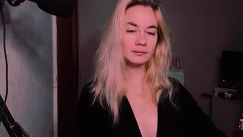 Carin online show from September 19, 2025, 4:03 am