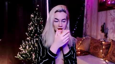 Carin online show from December 19, 2025, 7:48 am