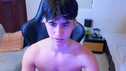 Snapshot of carl_dixon chatting on October 14, 2025, 7:03 pm carl_dixon online show from October 14, 2025, 7:03 pm