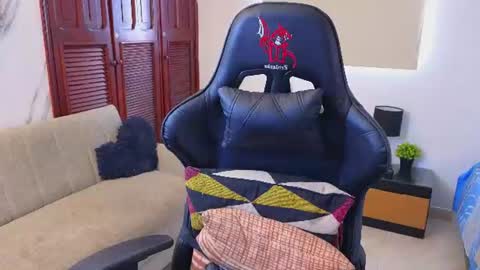 carl_dixon online show from June 16, 2026, 7:16 pm