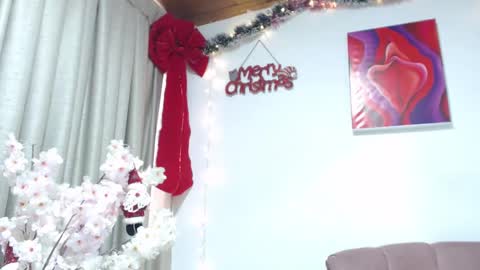 carla_77 online show from December 19, 2024, 5:08 pm