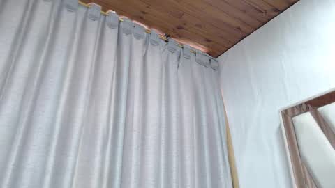 carla_77 online show from February 21, 2025, 1:11 pm