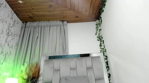 carla_77 online show from March 6, 2025, 12:19 pm