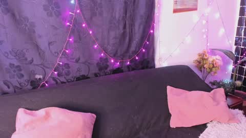 Snapshot of carla_smith__ chatting on February 9, 2025, 3:32 am Carla online show from February 9, 2025, 3:32 am