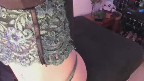 Snapshot of carla_smith__ chatting on February 23, 2025, 2:51 am Carla online show from February 23, 2025, 2:51 am