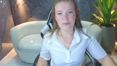 Carla  online show from October 3, 2025, 12:46 pm