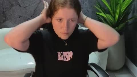 Carla  online show from October 27, 2025, 12:31 pm